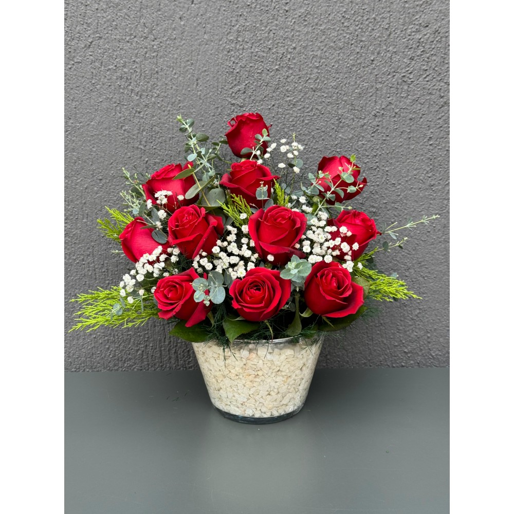 KONİK VAZODA 11 KIRMIZI GÜL